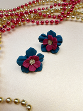 Load image into Gallery viewer, SALE - Flower Studs
